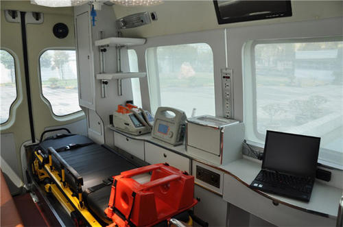 泰宁县救护车内部